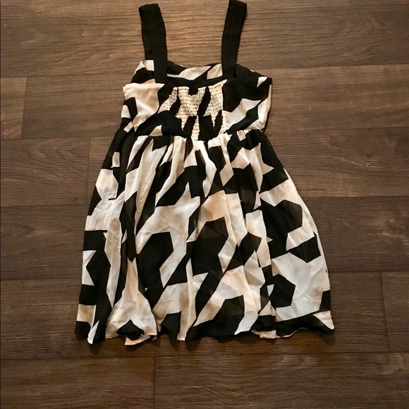 ***SOLD***Black and White Babydoll Dress - Picture 3 of 5